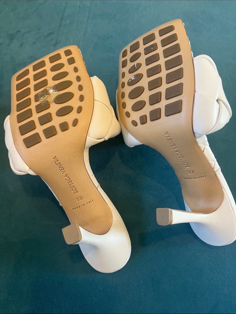 Bottega Veneta Intreccatio Mules.*One Size Off* Left size 37; right size 38 - Picture 11 of 14